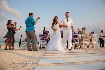 892516_600958876581692_1470121453_o