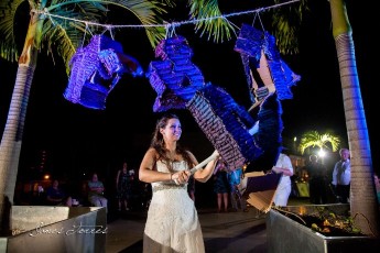 902472_600960189914894_1506707932_o