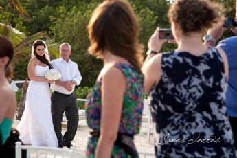 903060_600958546581725_434653217_o