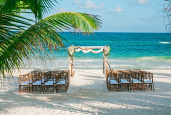 aubrey-matt-tulum-wedding-akiin-beach-club-03-2