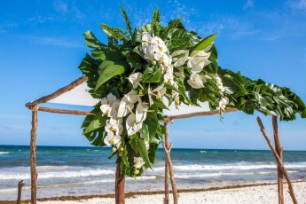 lisa-ryon-tulum-wedding-akiin-beach-club-04-10